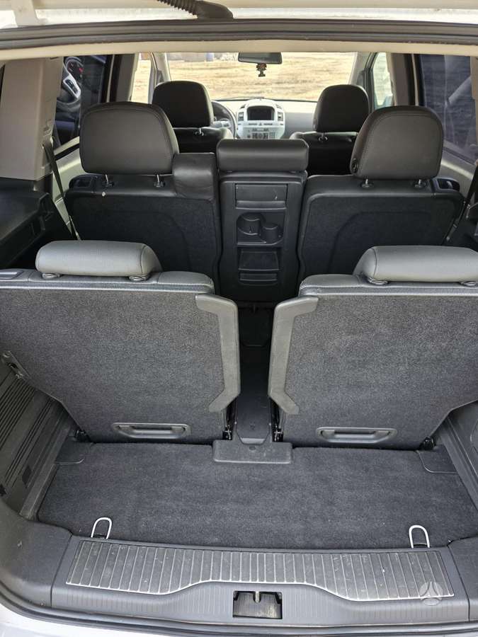 Opel Zafira 2010 — photo 9