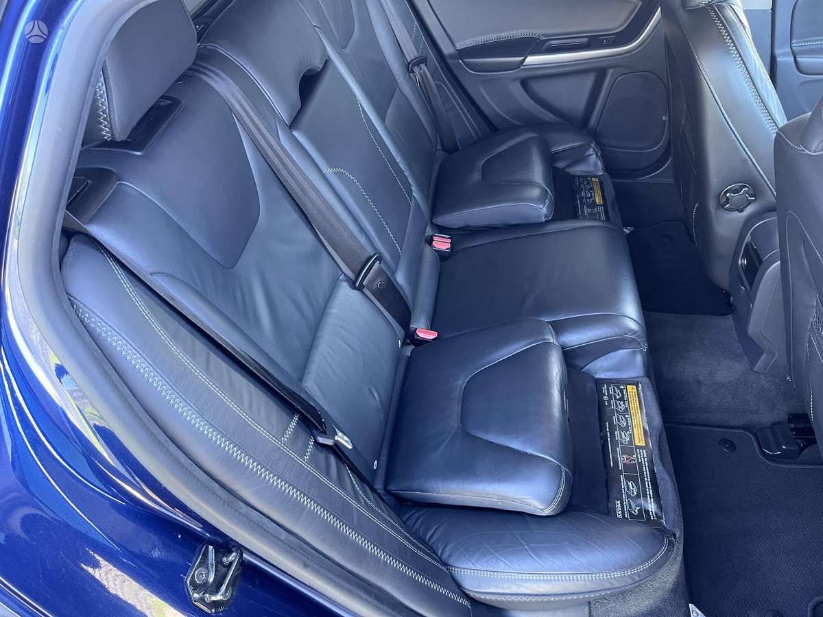 Volvo V60 2011 — photo 14