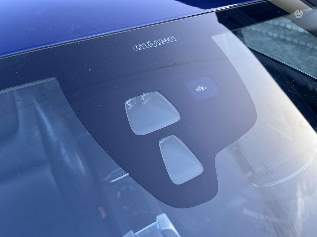 Volvo V60 2011 — photo 18