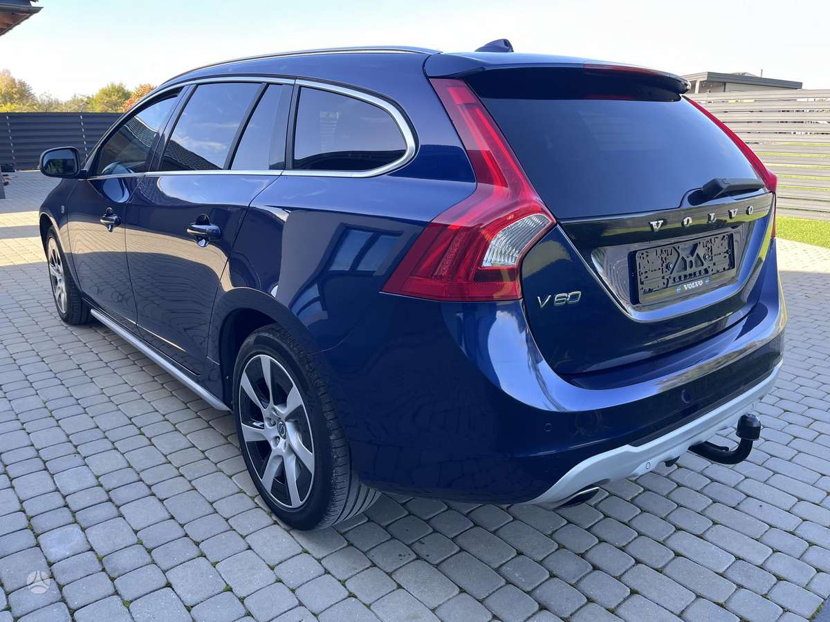 Volvo V60 2011 — engine 1984 cm³, 163 HP (120kW)
