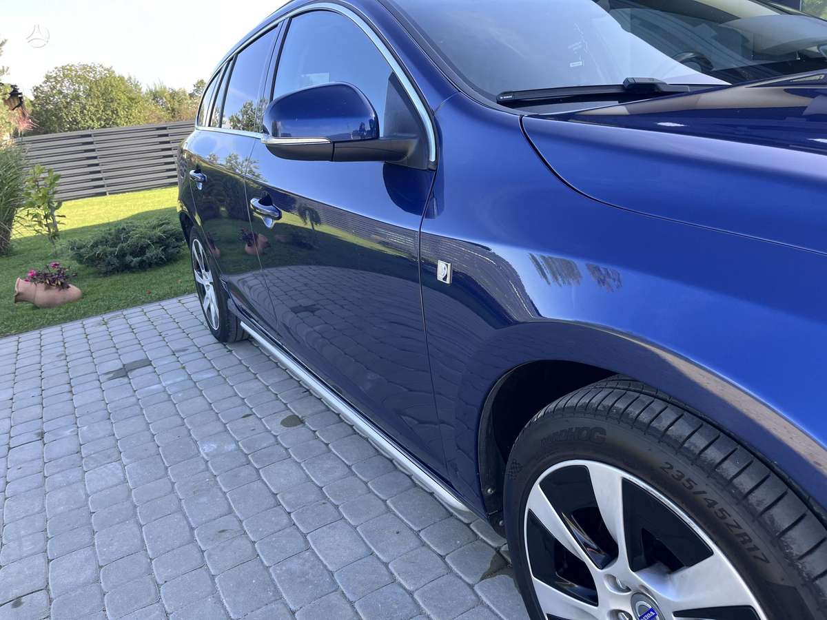 Volvo V60 2011 — photo 9