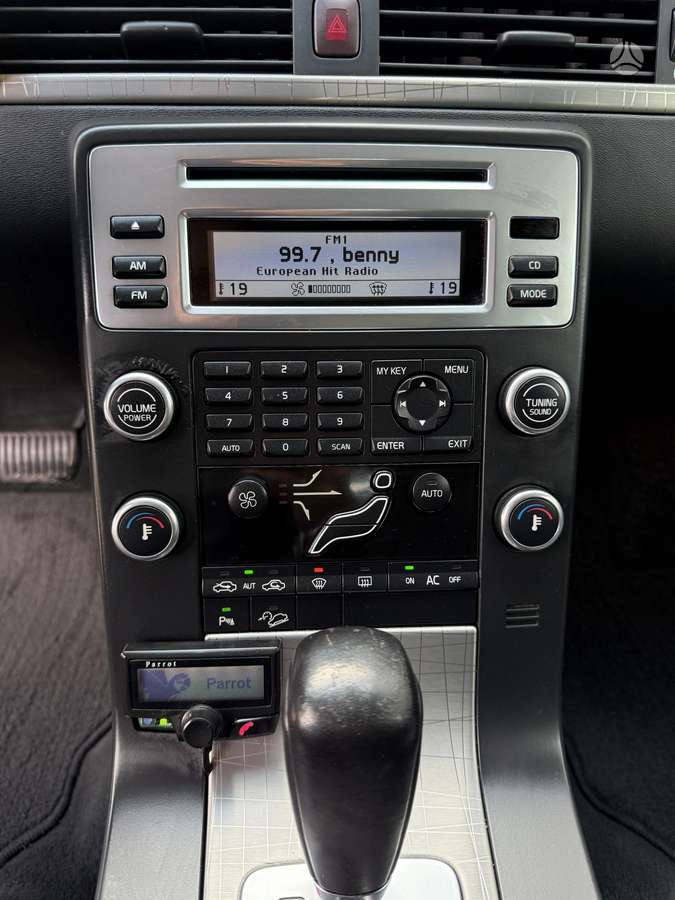 Volvo XC70 2008 — photo 13