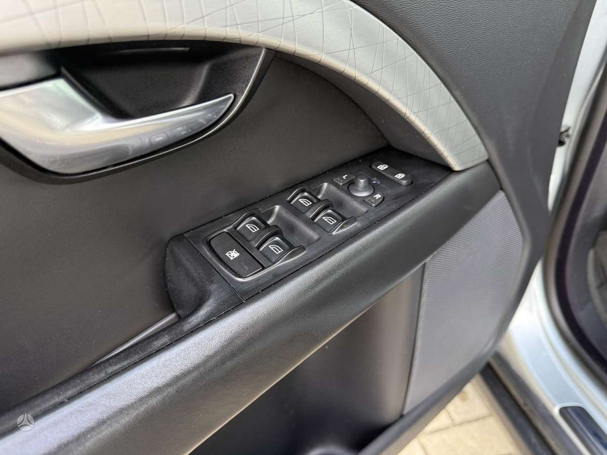 Volvo XC70 2008 — photo 16
