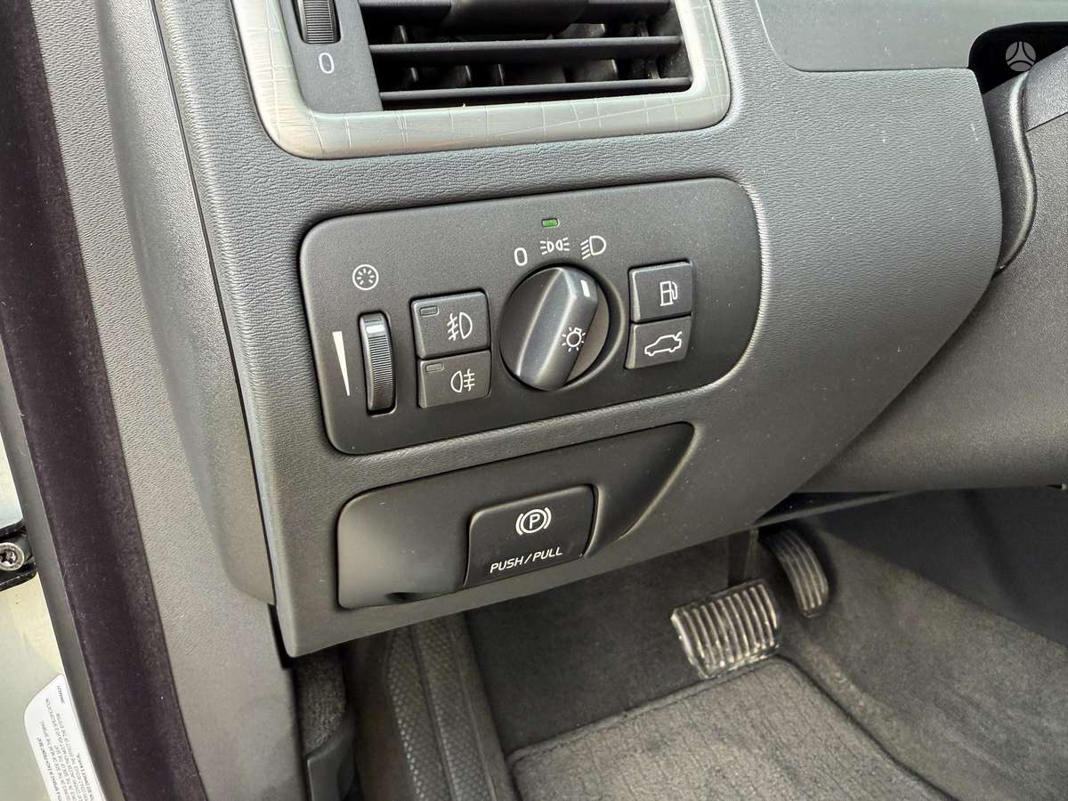 Volvo XC70 2008 — photo 17
