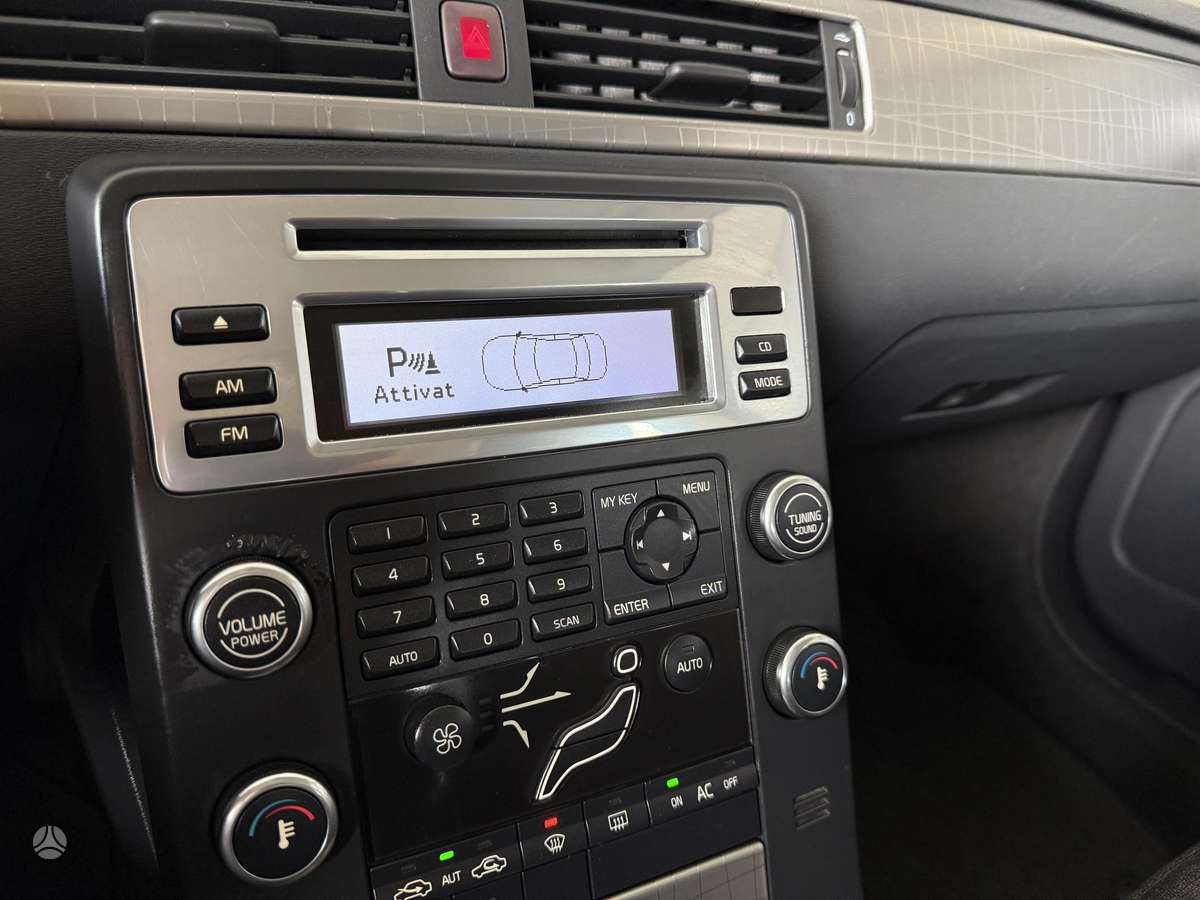 Volvo XC70 2008 — photo 18
