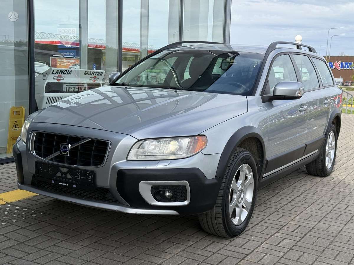 Volvo XC70 2008 — rear view