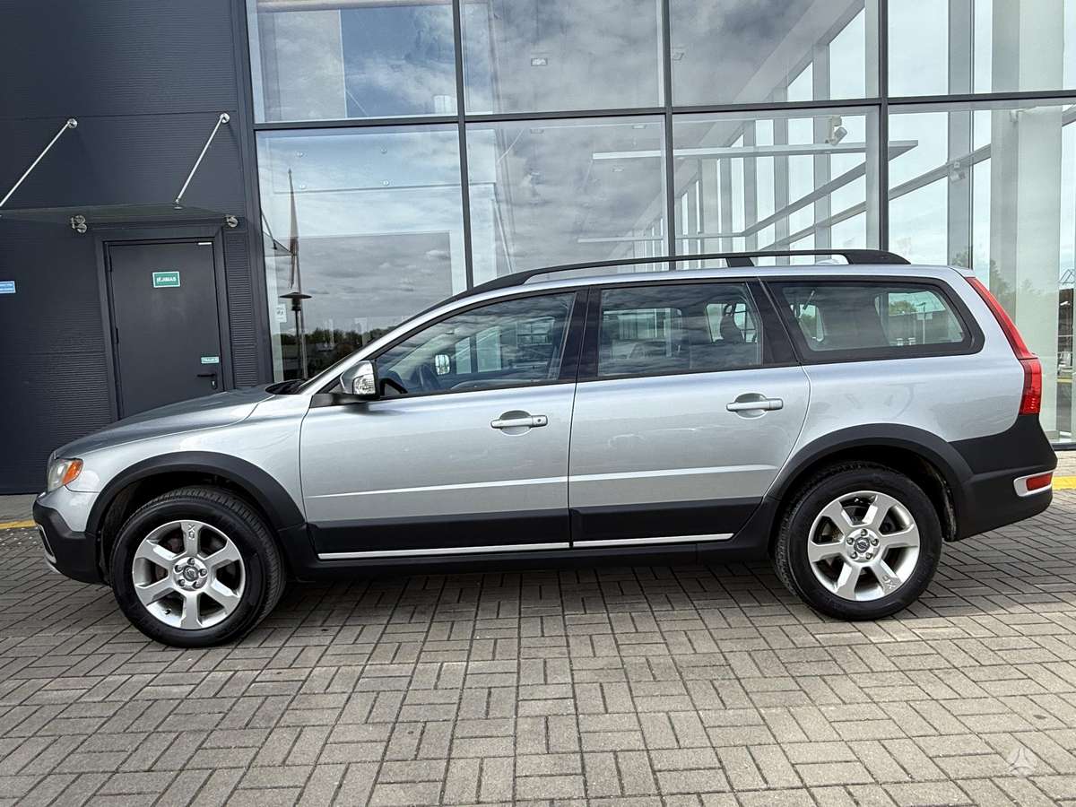 Volvo XC70 2008 — interior