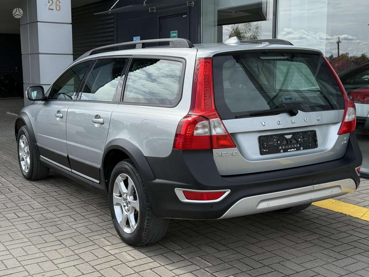 Volvo XC70 2008 — engine 2401 cm³, 185 HP (136kW)