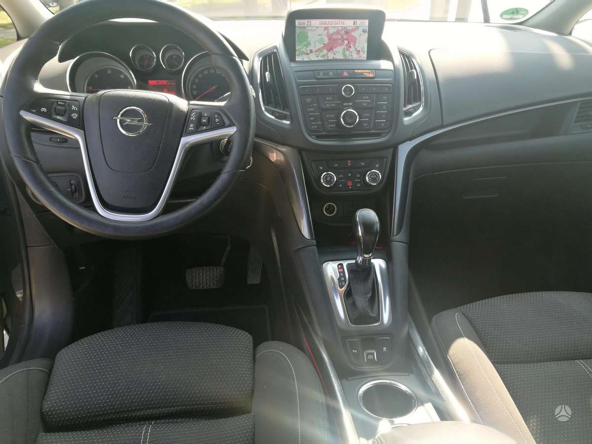 Opel Zafira 2013 — двигун 1956 cm³, 165 HP (121kW)