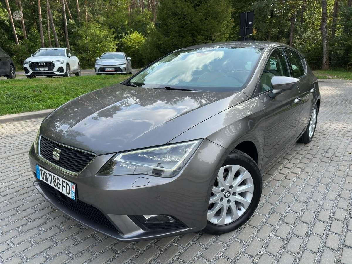 Seat Leon 2014 — rear view