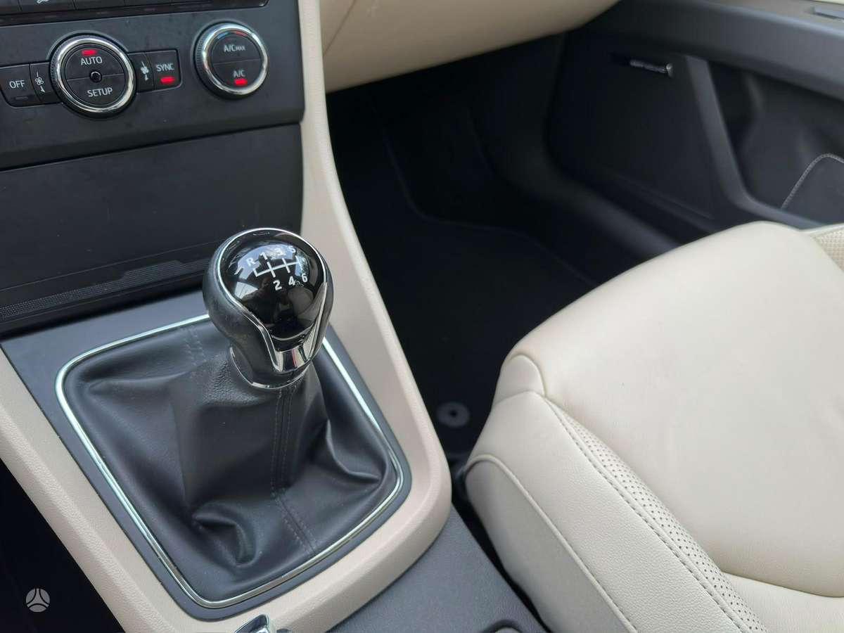Seat Leon 2014 — photo 24