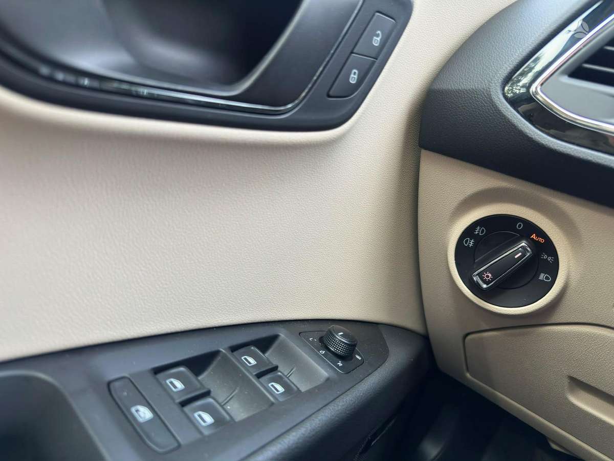 Seat Leon 2014 — photo 32