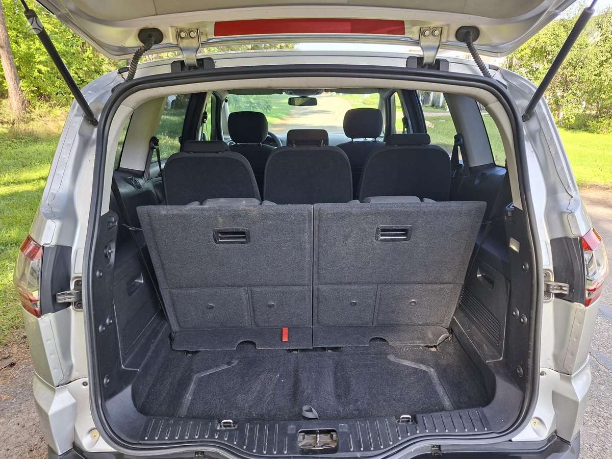 Ford S-MAX 2011 — photo 9