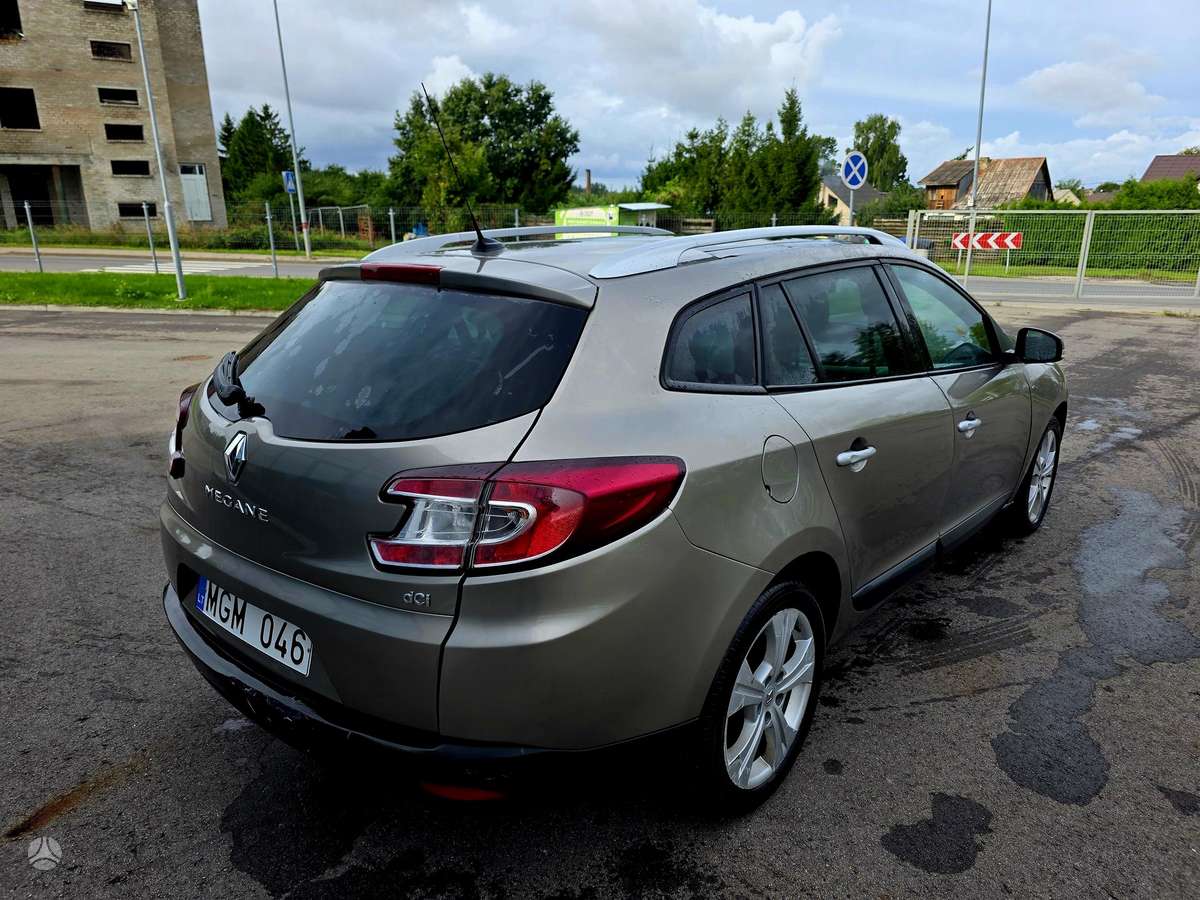 Renault Megane 2011 — interior