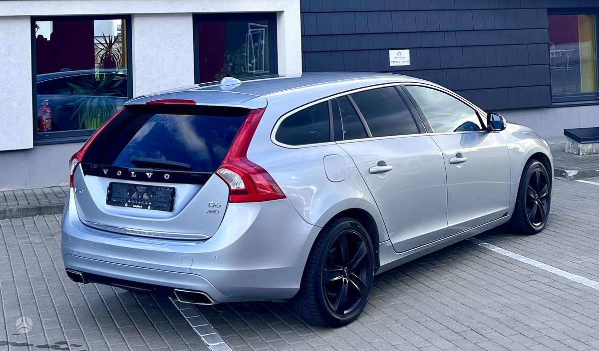 Volvo V60 2013 — interior