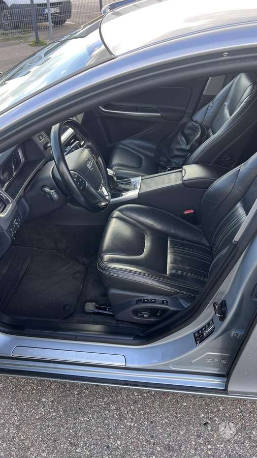 Volvo V60 2013 — photo 6
