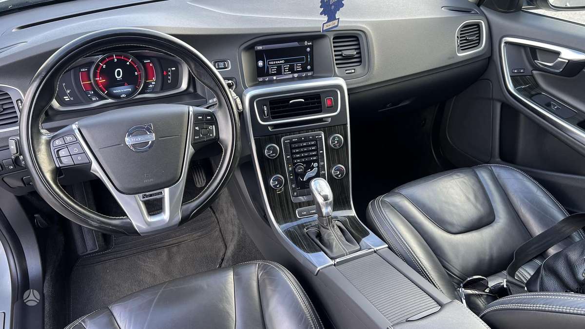 Volvo V60 2013 — photo 7