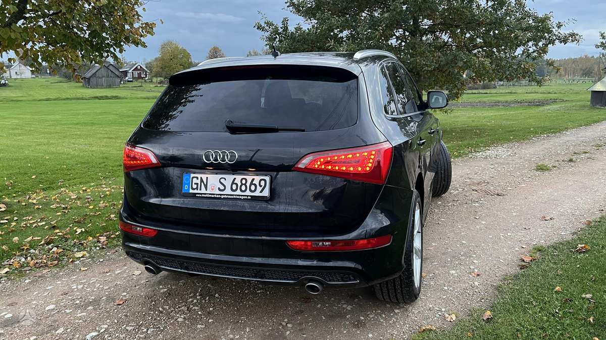 Audi Q5 2010 — салон