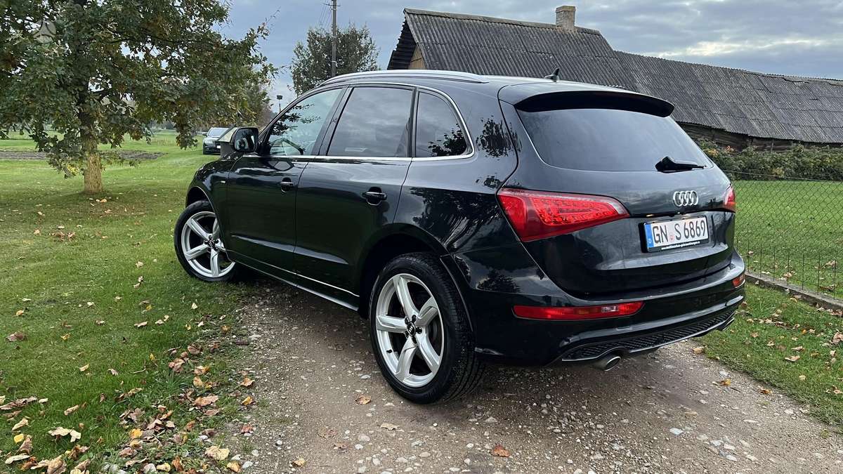 Audi Q5 2010 — двигун 2967 cm³, 239 HP (176kW)