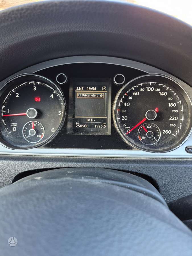 Volkswagen Passat 2014 — photo 10