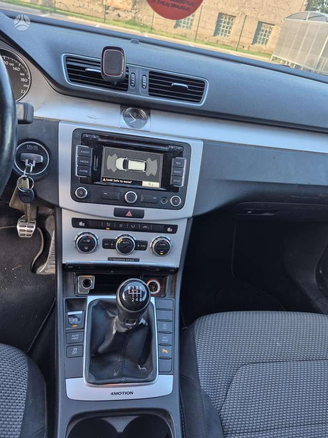 Volkswagen Passat 2014 — photo 8