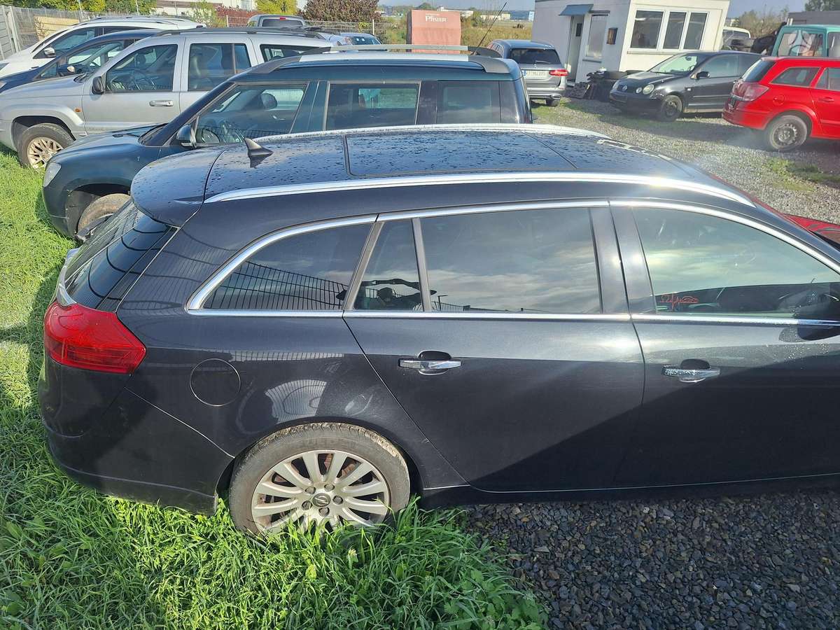 Opel Insignia 2012 — салон