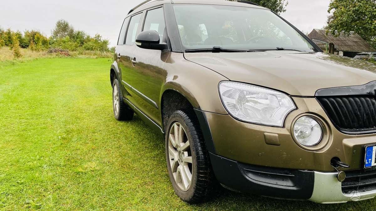 Skoda Yeti 2010 — вигляд ззаду