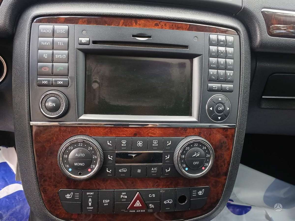 Mercedes-Benz R320 2009 — photo 10