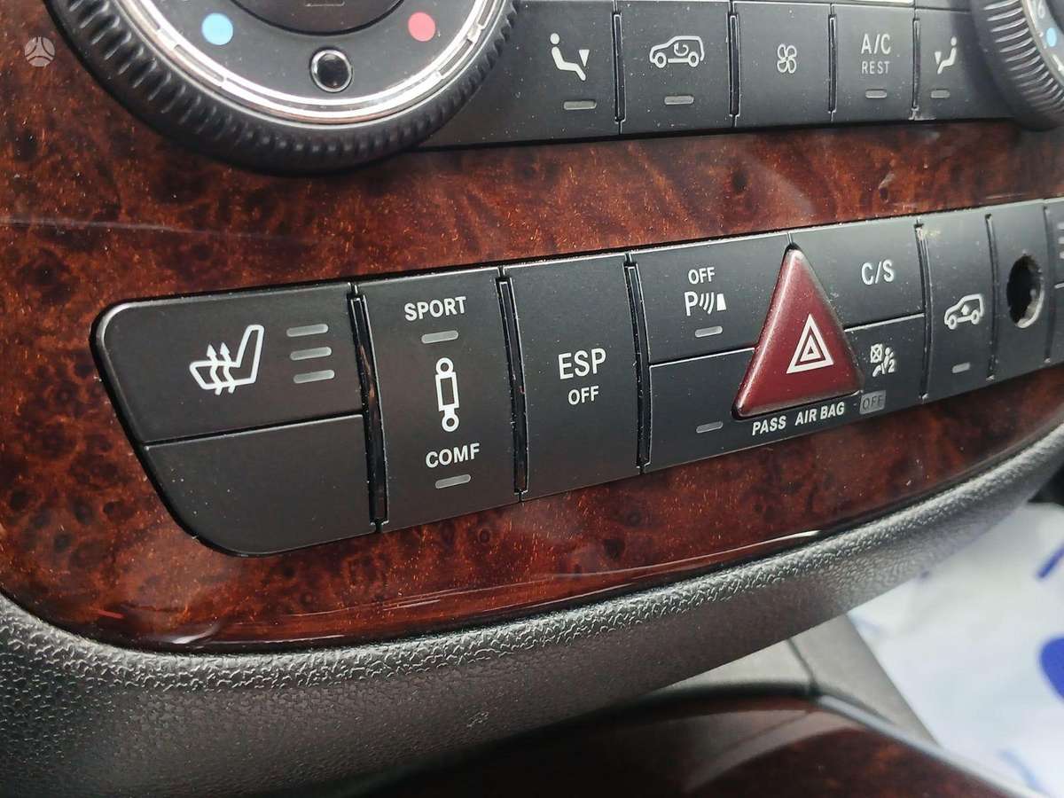 Mercedes-Benz R320 2009 — photo 11