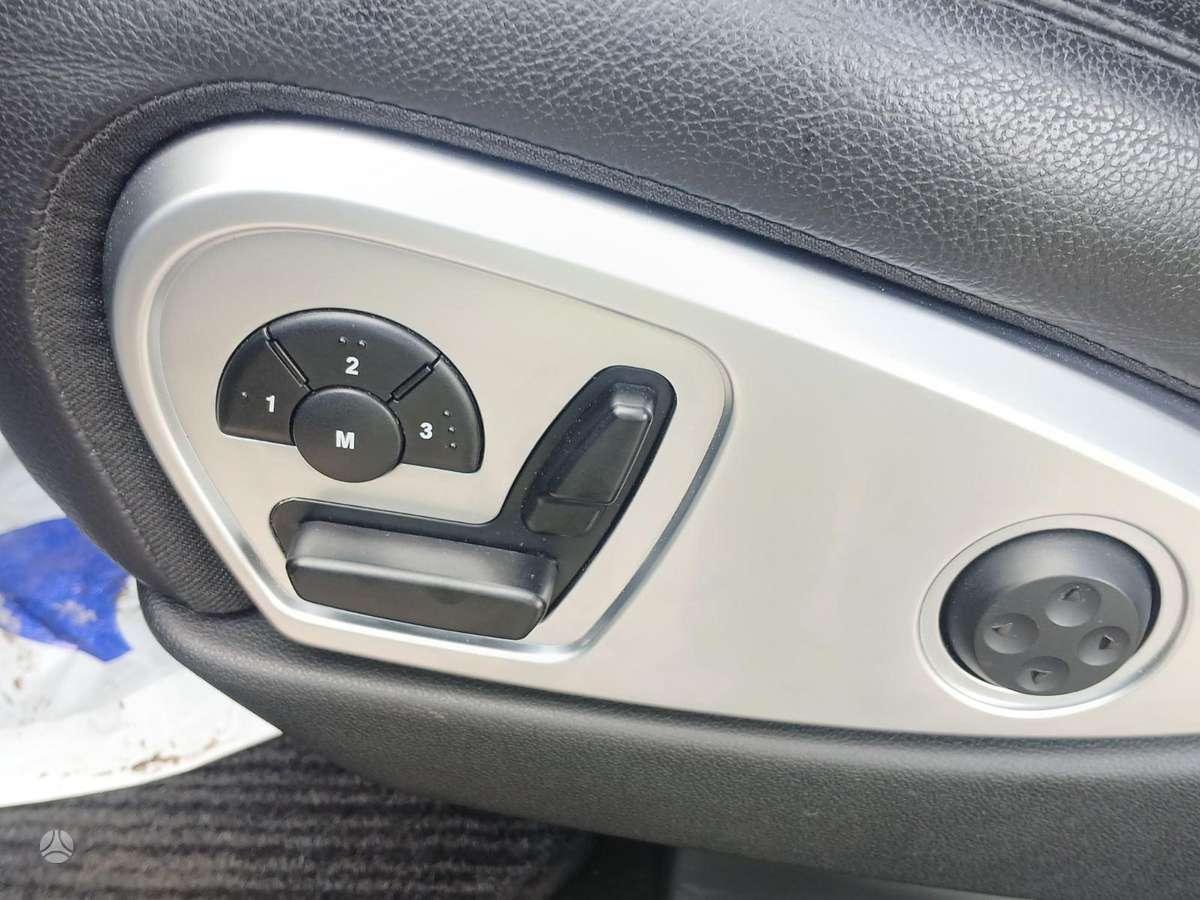 Mercedes-Benz R320 2009 — photo 9