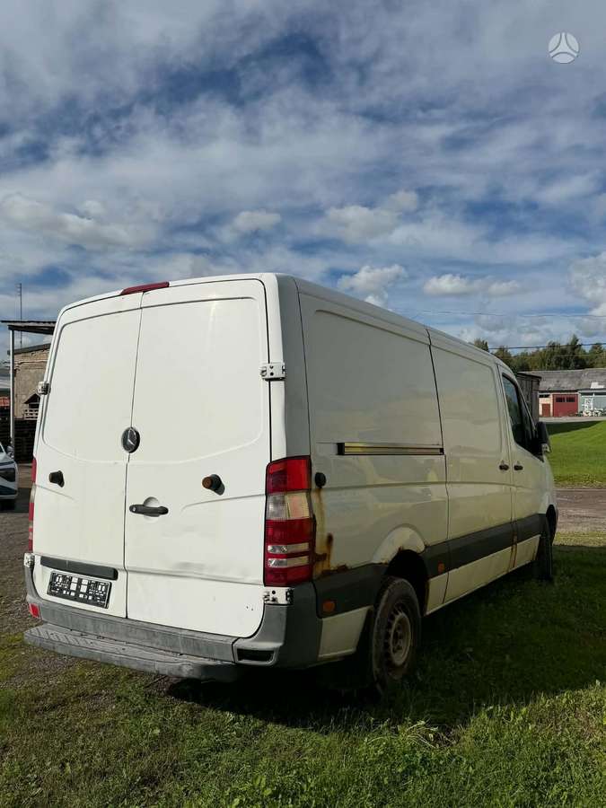 Mercedes-Benz Sprinter 2011 — engine 2100 cm³, 129 HP (95kW)