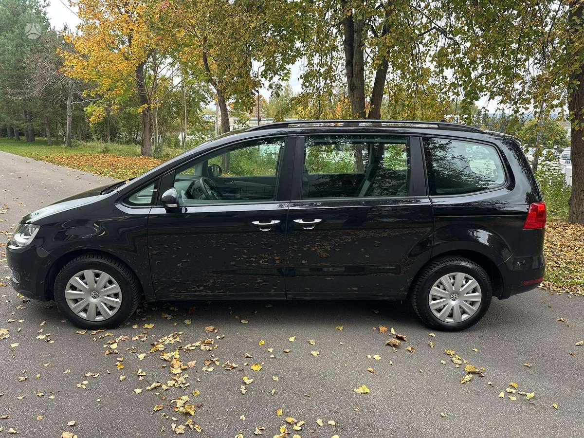 Volkswagen Sharan 2011 — photo 7