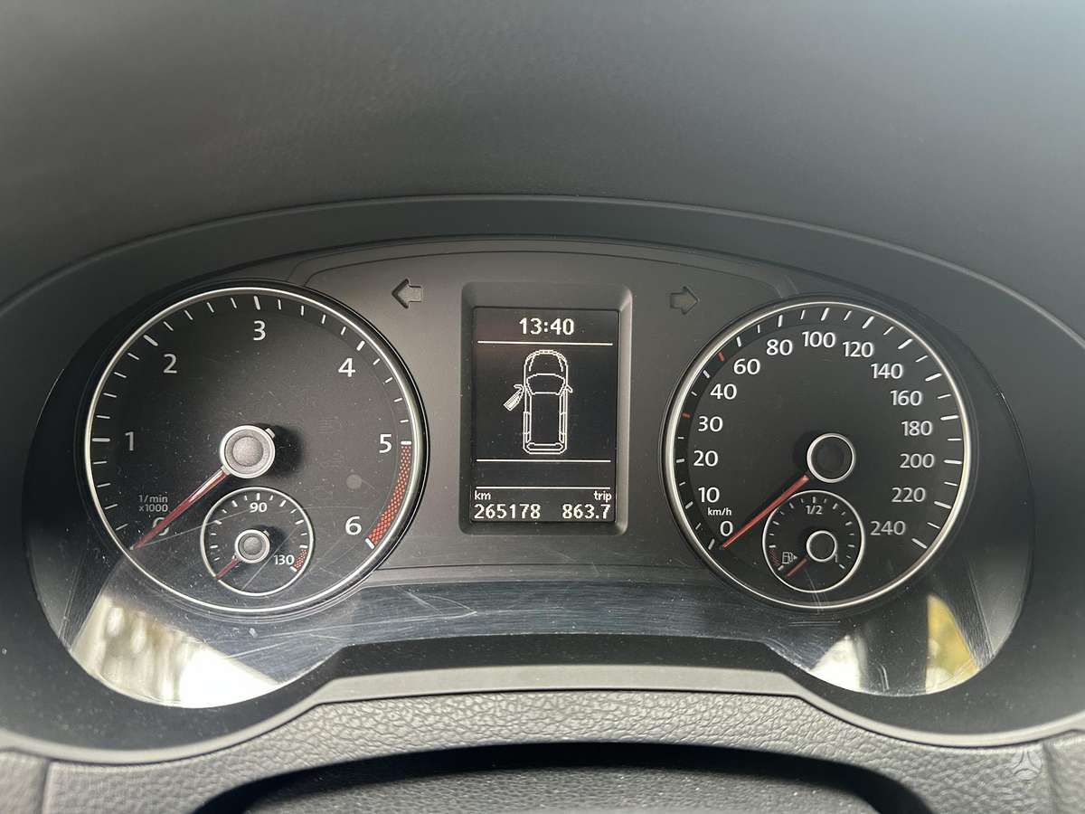 Volkswagen Sharan 2011 — photo 9