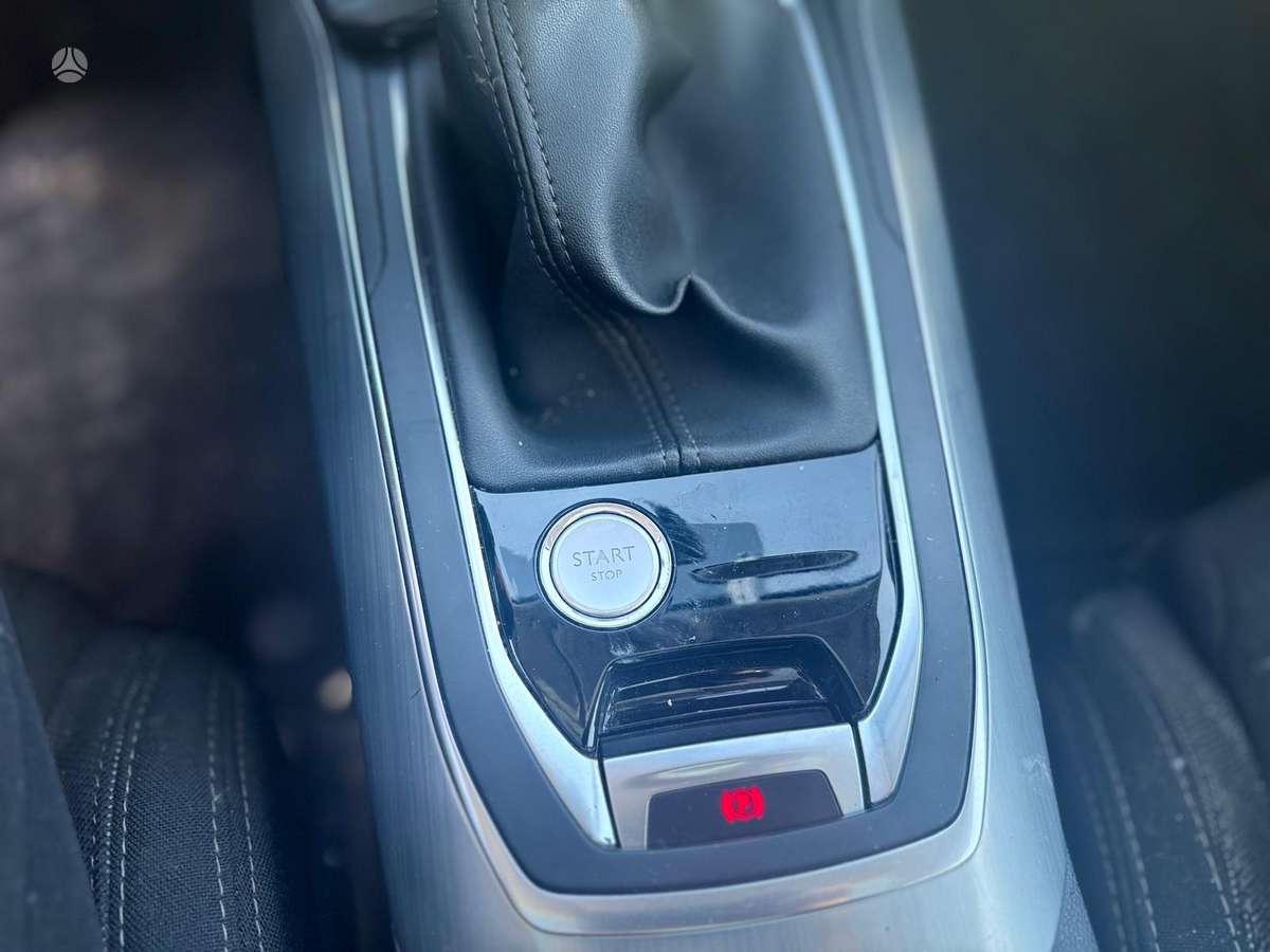 Peugeot 308 2015 — фото 15