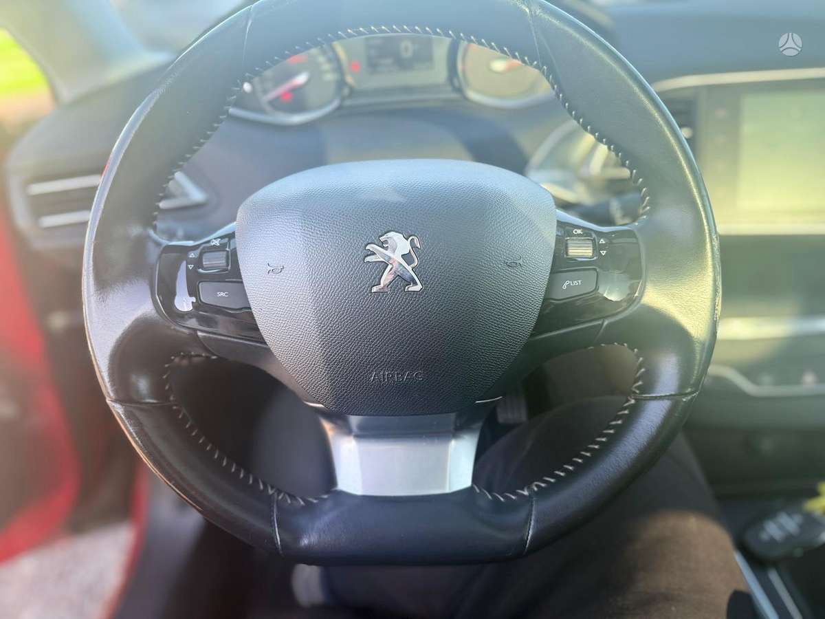 Peugeot 308 2015 — фото 17