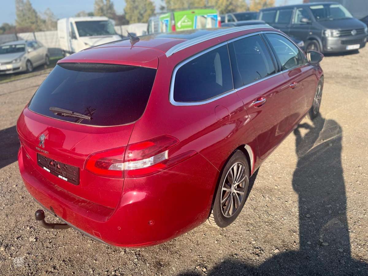 Peugeot 308 2015 — салон