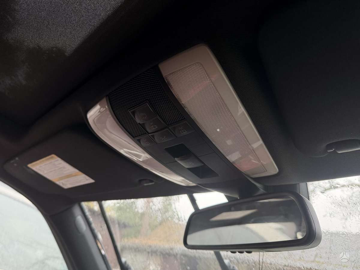 Mercedes-Benz GLK350 2012 — photo 13