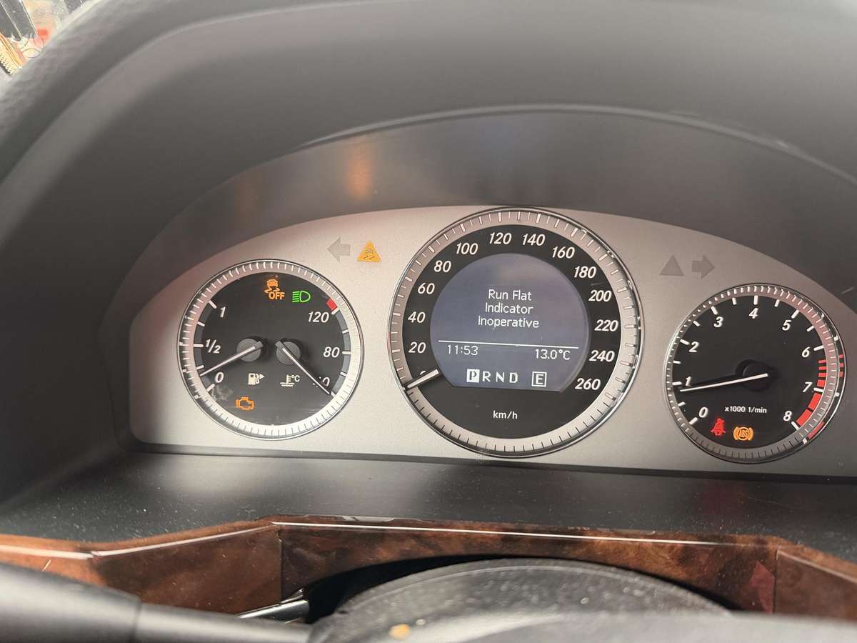 Mercedes-Benz GLK350 2012 — photo 15