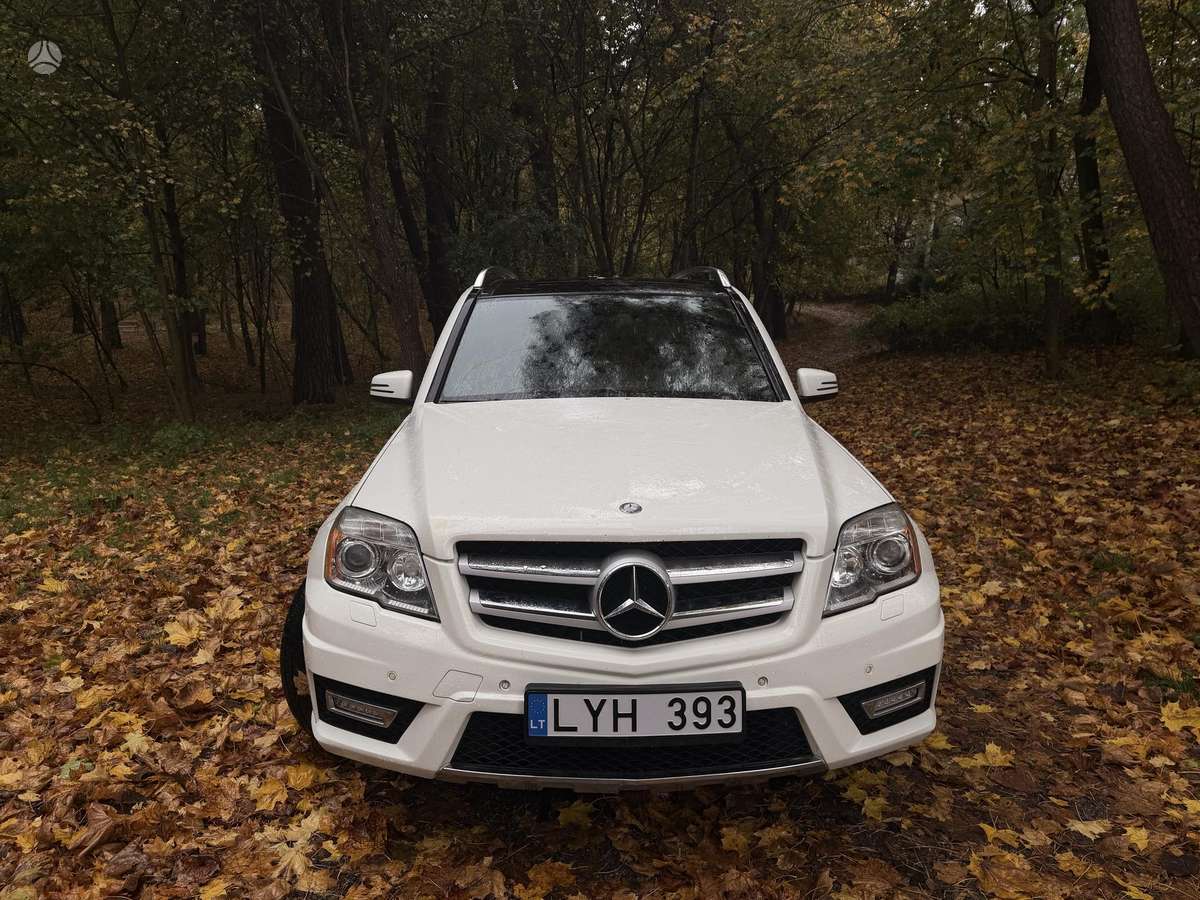 Mercedes-Benz GLK350 2012 — rear view