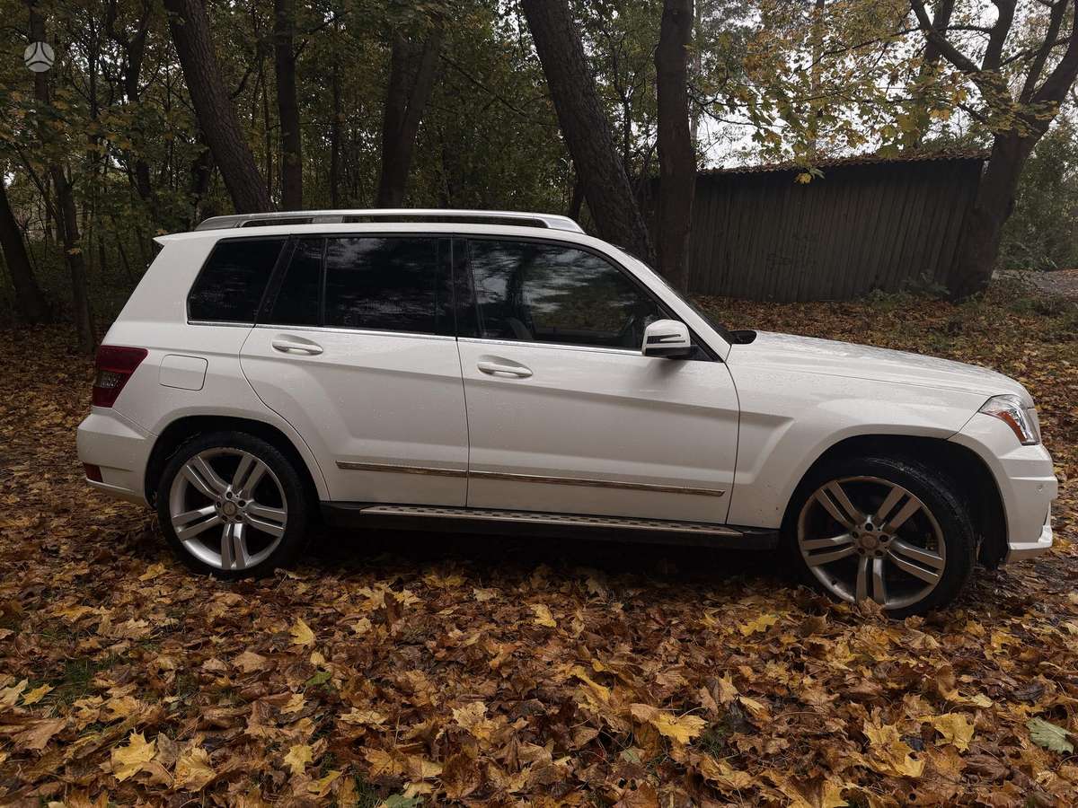 Mercedes-Benz GLK350 2012 — engine 3500 cm³, 272 HP (200kW)