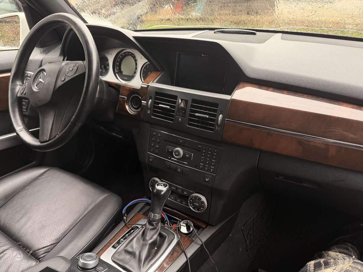 Mercedes-Benz GLK350 2012 — photo 7