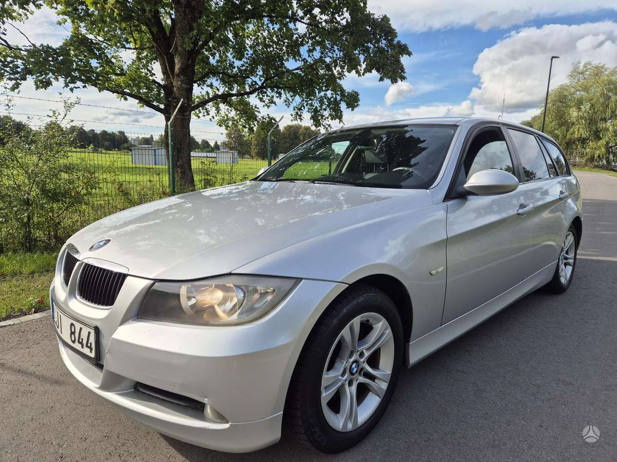 BMW 318, 2007