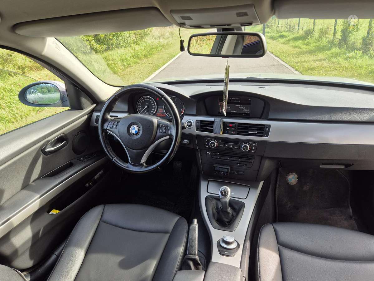 BMW 318 2007 — photo 10