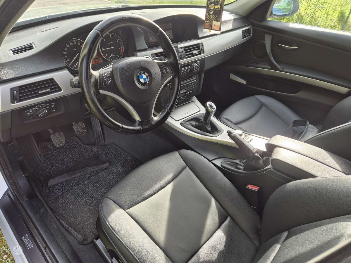 BMW 318 2007 — photo 14