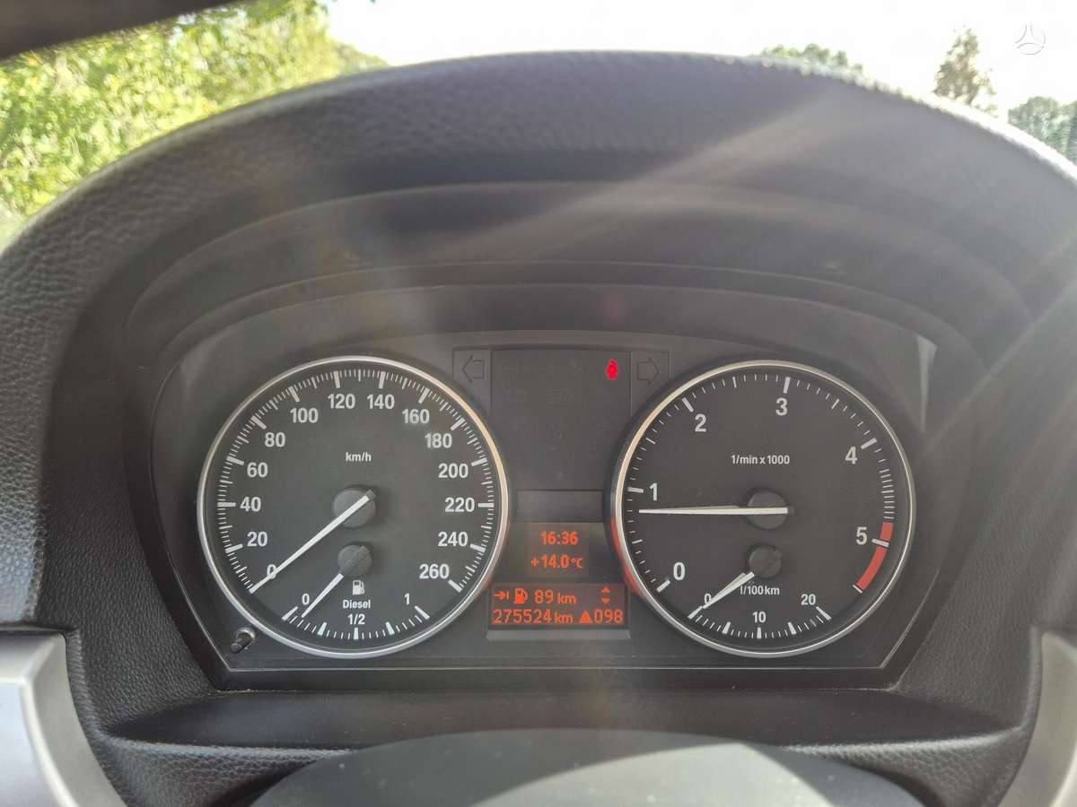 BMW 318 2007 — photo 16