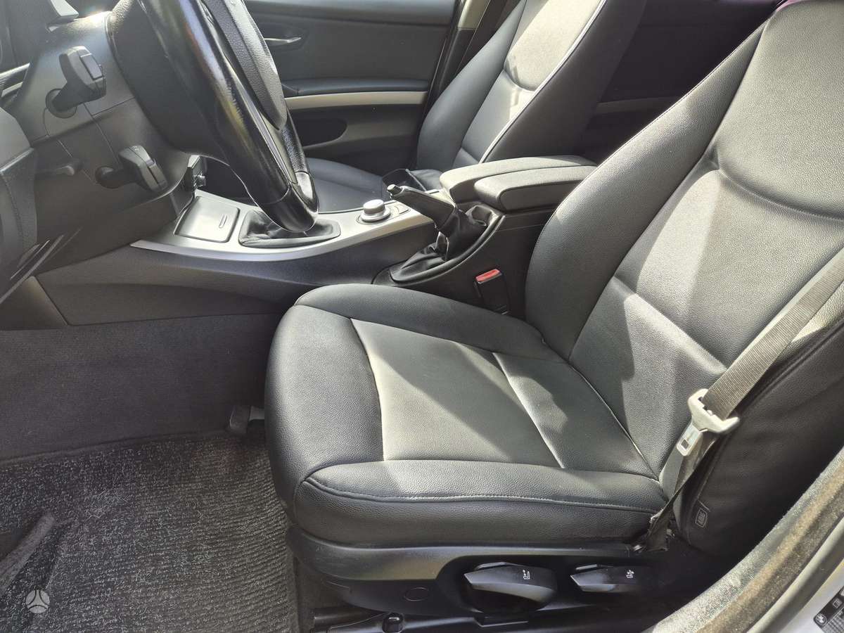 BMW 318 2007 — photo 17