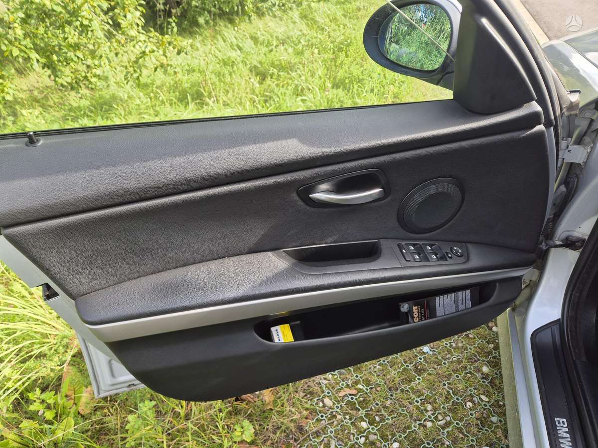 BMW 318 2007 — photo 18