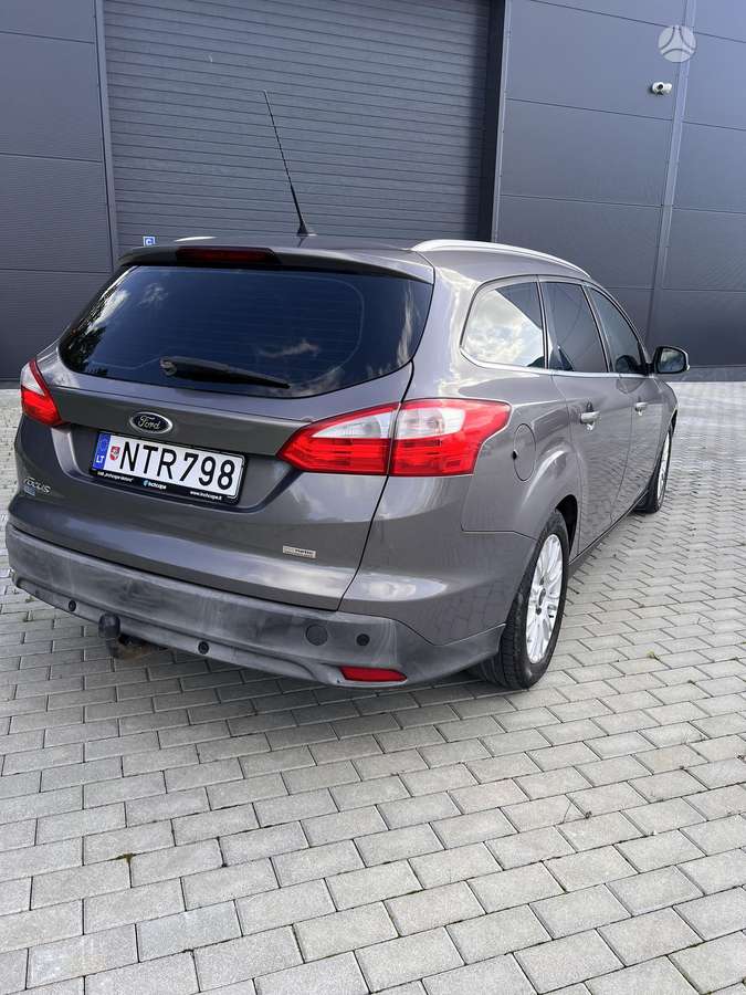 Ford Focus 2012 — салон