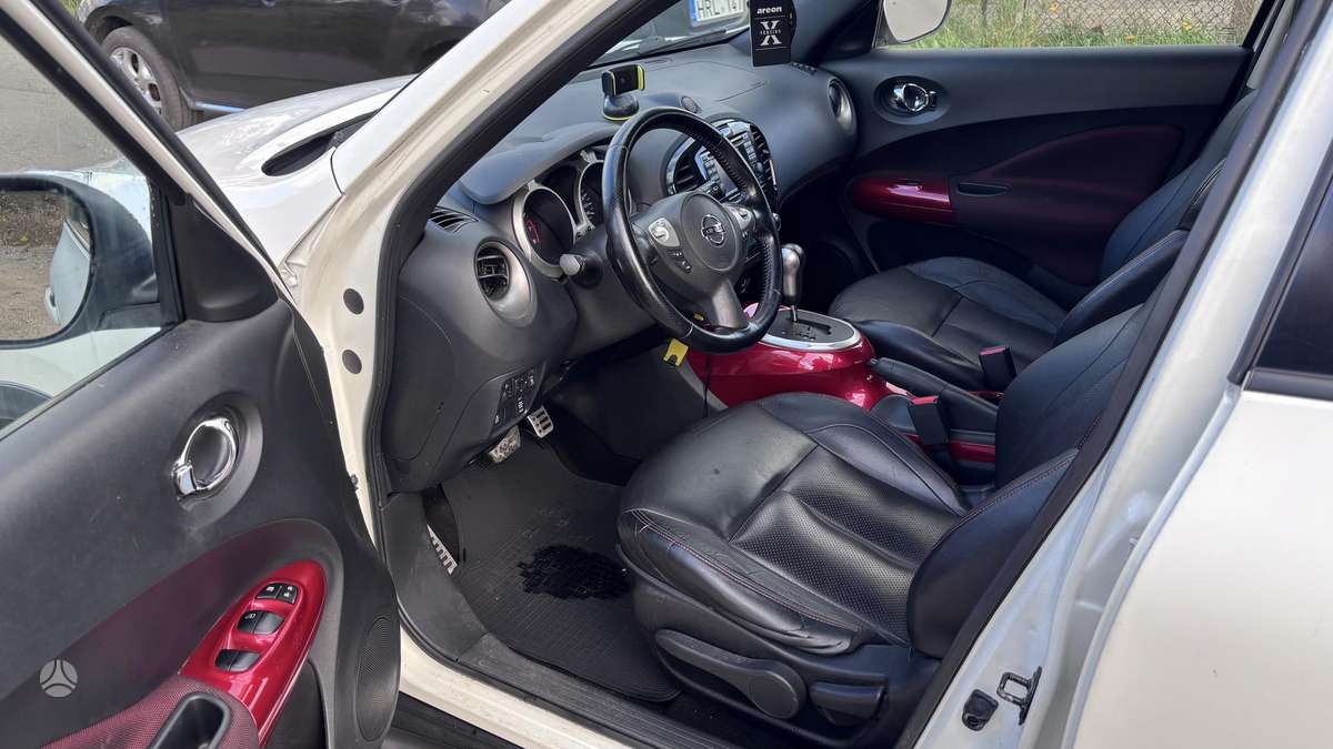 Nissan Juke 2011 — photo 11