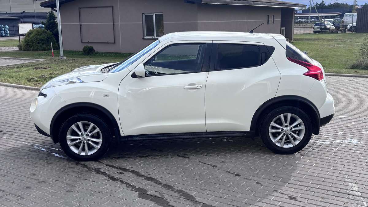 Nissan Juke 2011 — engine 1618 cm³, 190 HP (140kW)